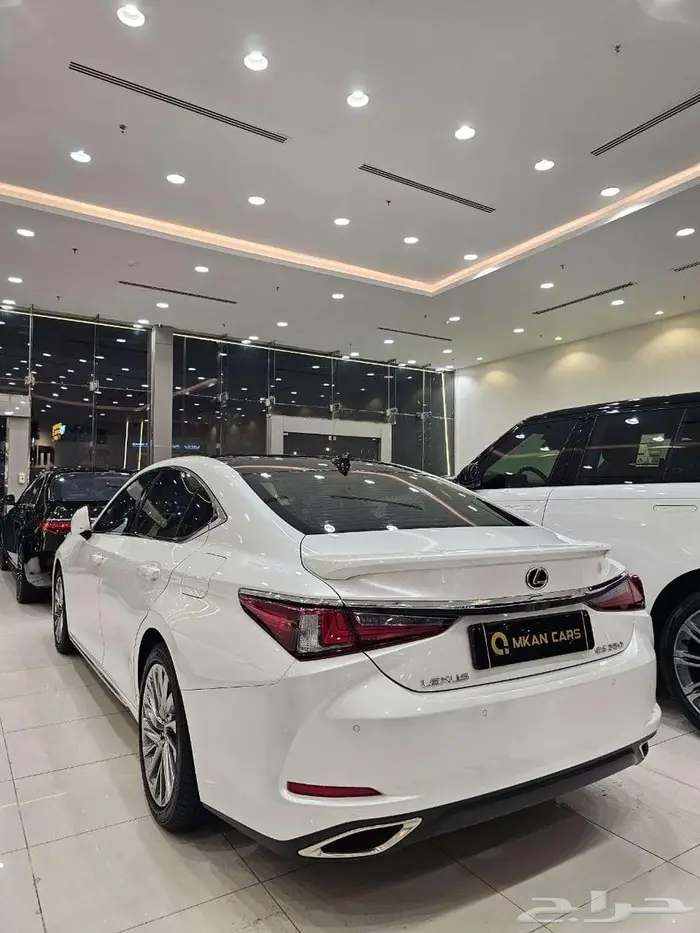 لكزس ES350 سعودى 2024 17