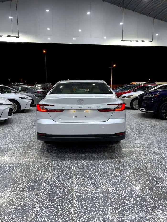 كامري استاندر E بنزين موديل 2025 السعر 115000 3