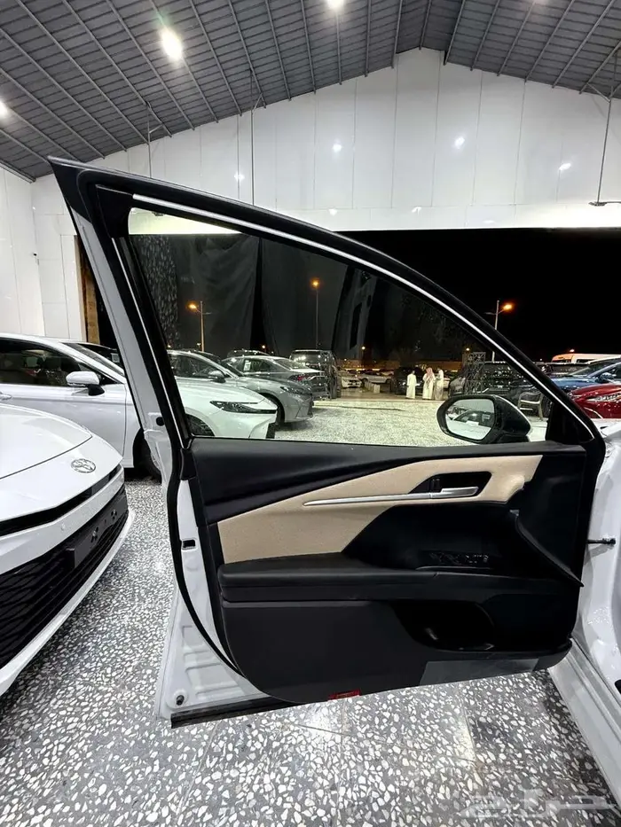 كامري استاندر E بنزين موديل 2025 السعر 115000 10