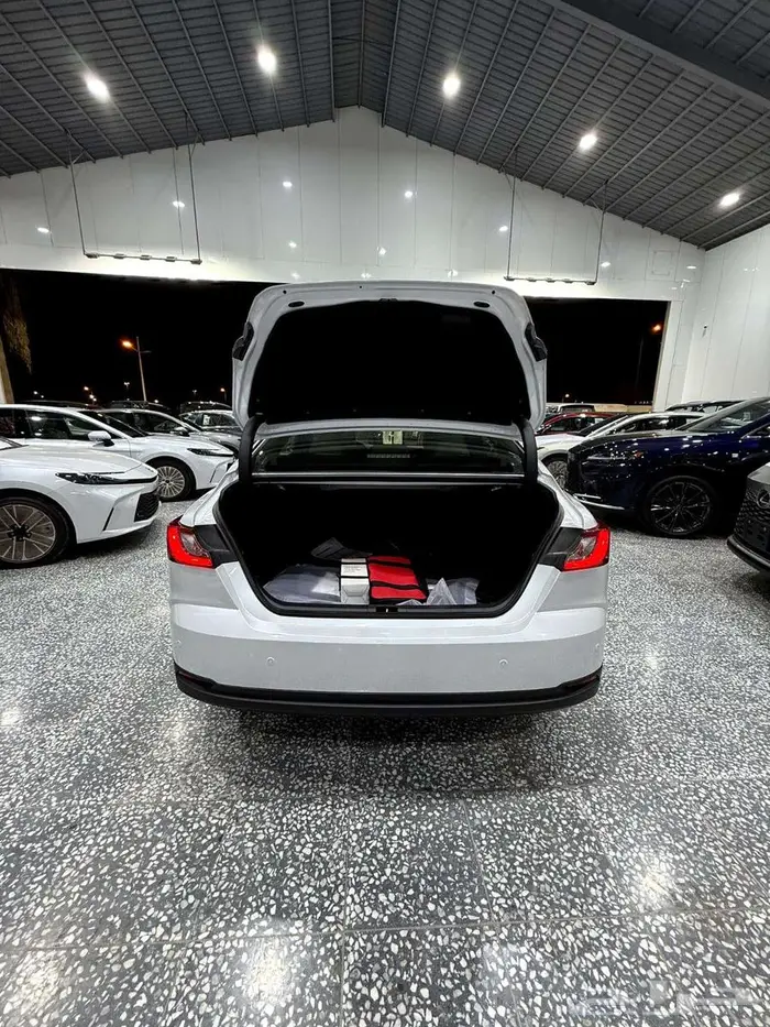 كامري استاندر E بنزين موديل 2025 السعر 115000 13