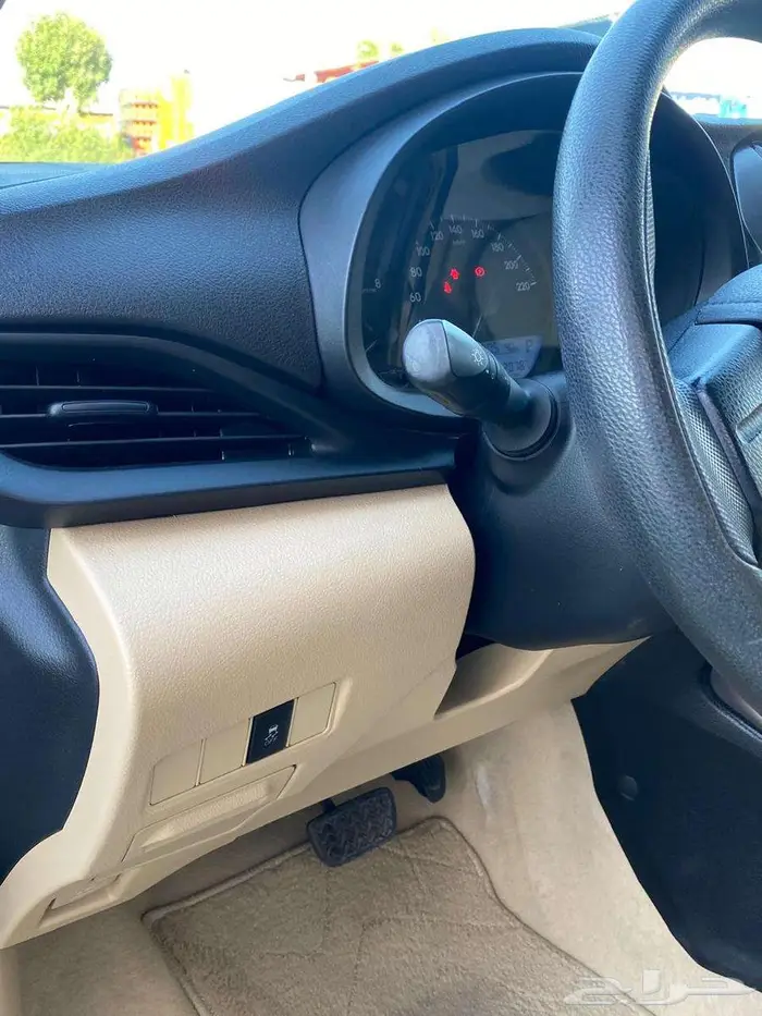 تويوتا يارس 2022 Y وارد عبداللطيف استخدام شخصي للبيع 15