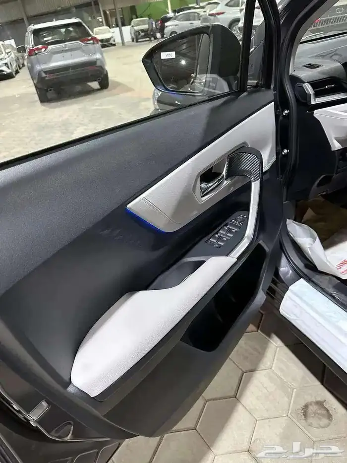 تويوتا فيلوز GLX موديل 2025 كاش و أقساط 12