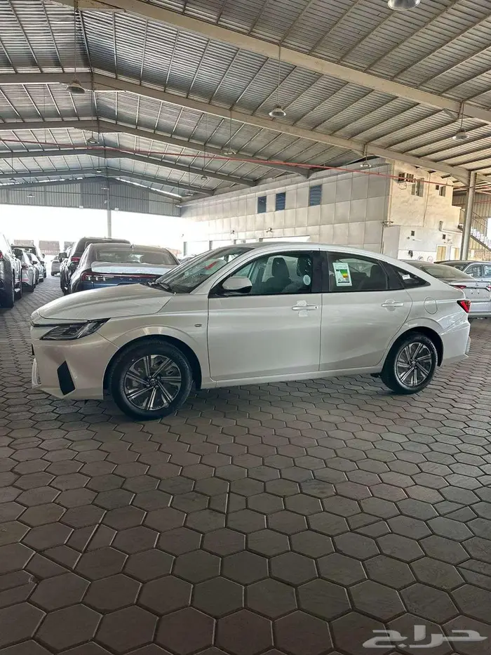 تويوتا يارس واي أكس موديل 2026 كاش و أقساط 9