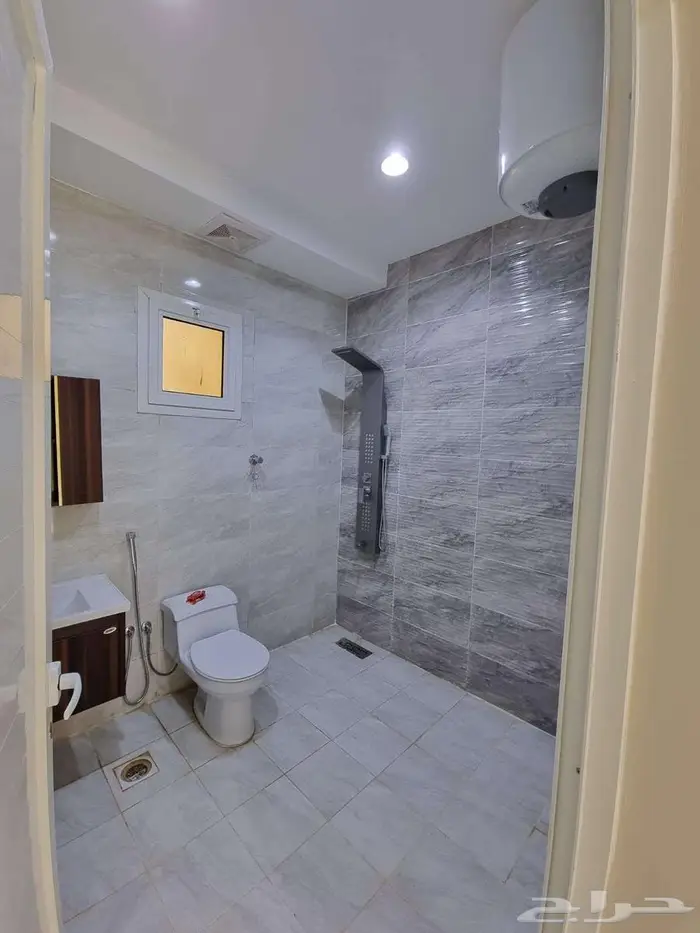 فرصة محدودة لامتلاك فيلا فاخرة في حي الورود جيزان 7