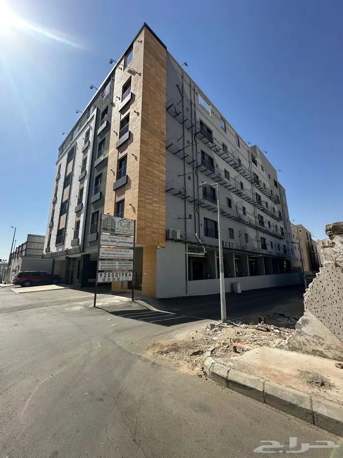 شقة تمليك جديدة بتشطيب فاخر وموقع استراتيجي مكة السبهاني 0