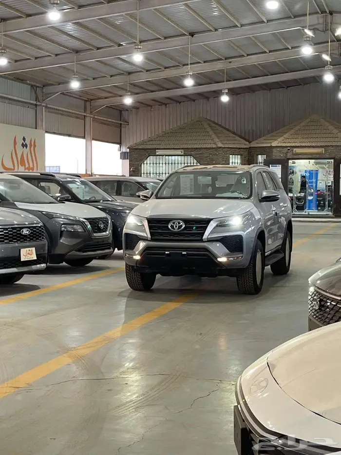 فورتشنر GX2 بنزين وديزل لون فضي 2024 3