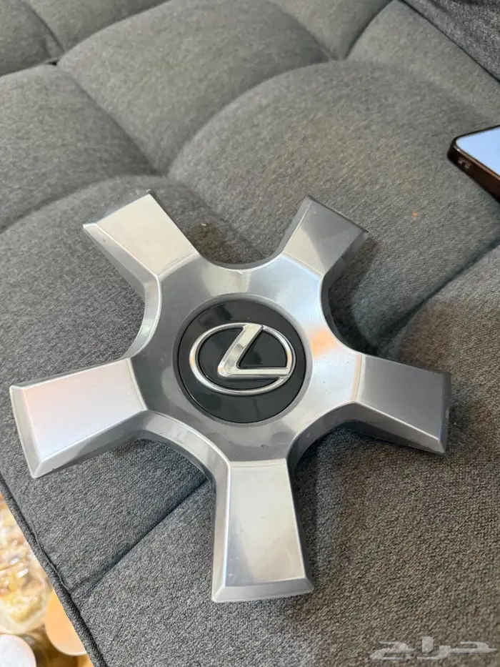طاسه وحده اصليه لكزس LX 2021 0