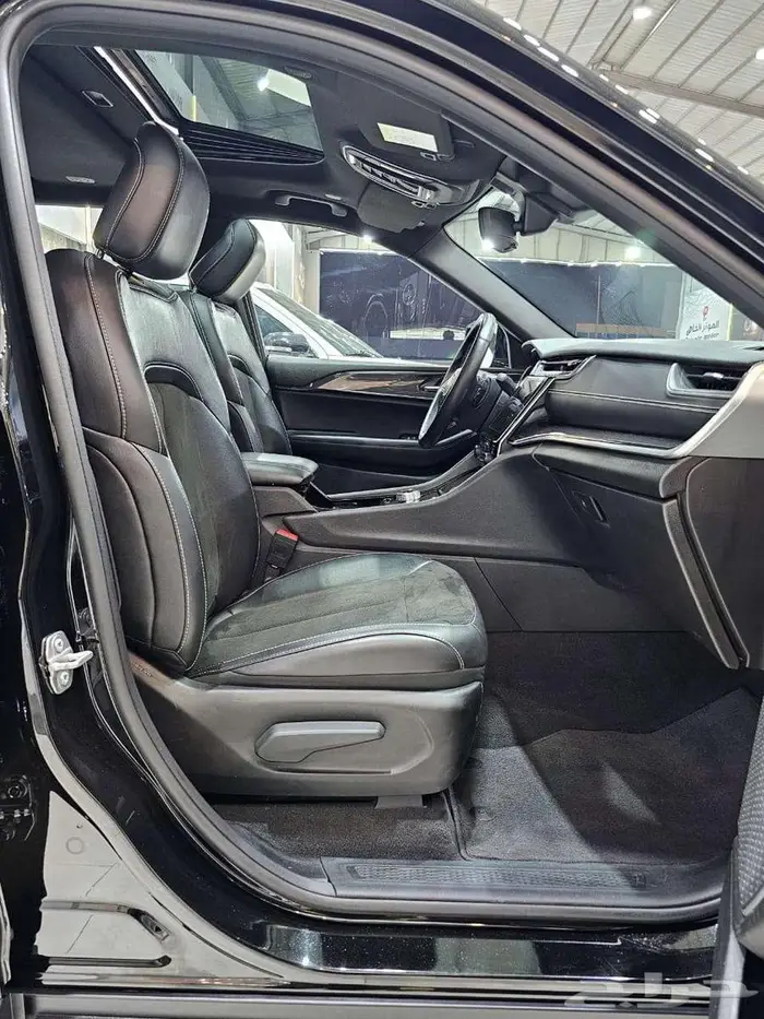 جيب جراند شيروكي بلاك اديشن 2022 13