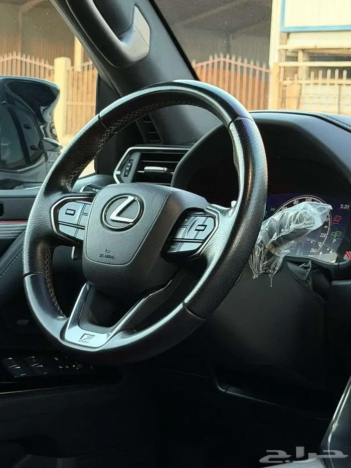 لكزسLX60 اف سبورت 2023 7