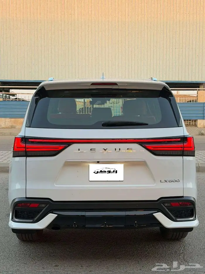 لكزسLX60 اف سبورت 2023 5