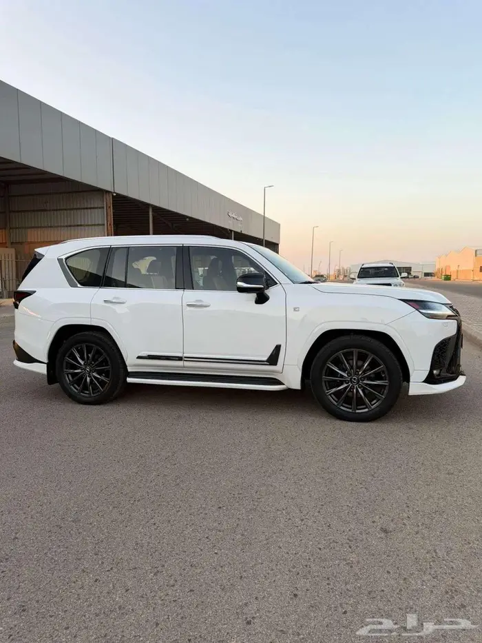 لكزسLX60 اف سبورت 2023 2