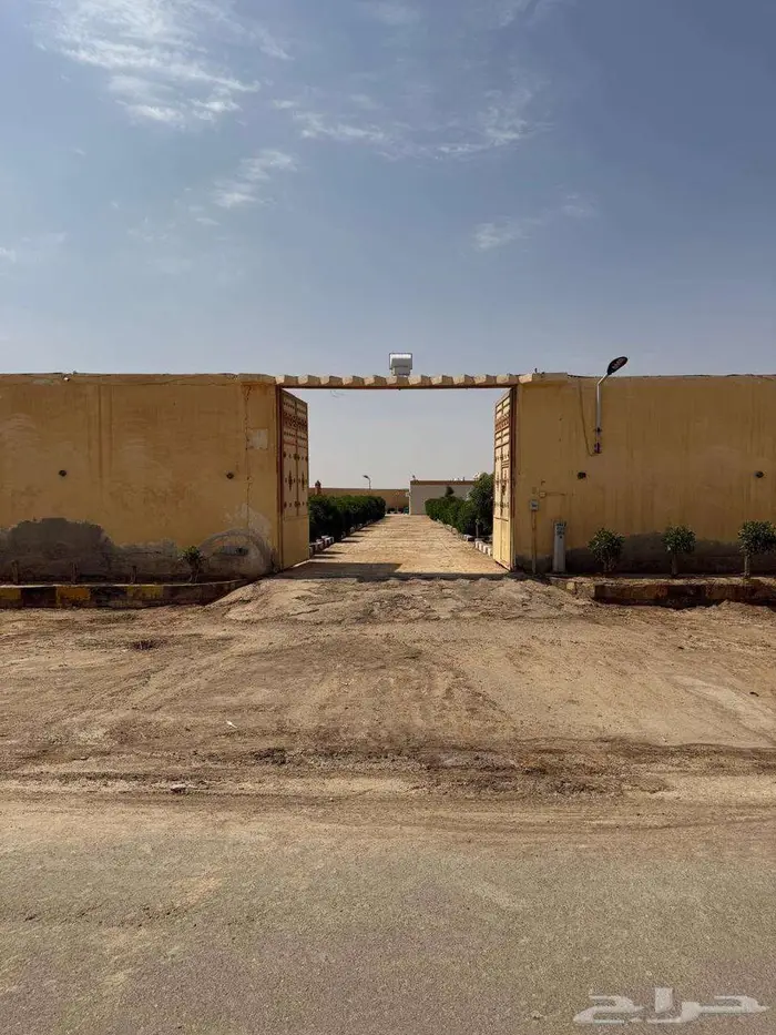 مزرعة للبيع في المزاحمية 1