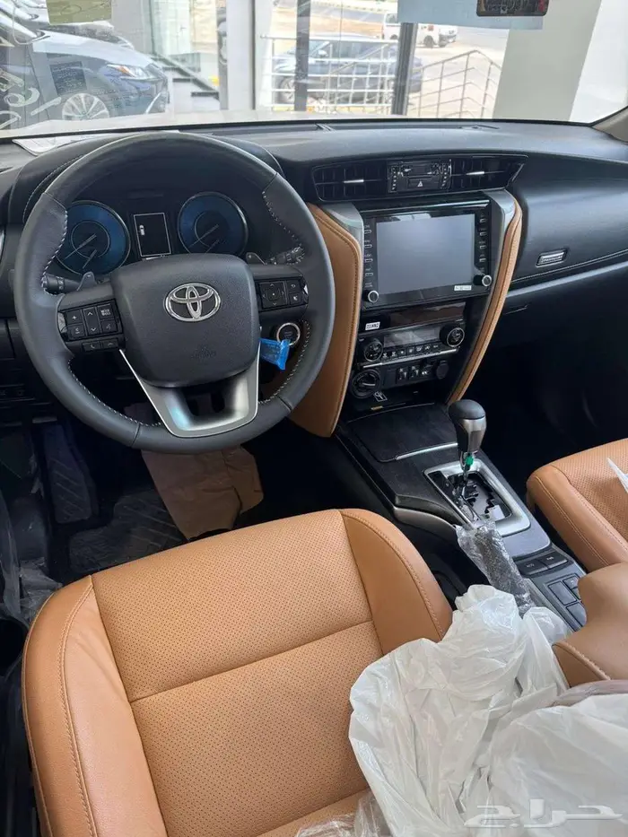 تويوتا فورتشنر م 2025 VX3 بنزين 6 سلندر دبل - سعودي 3