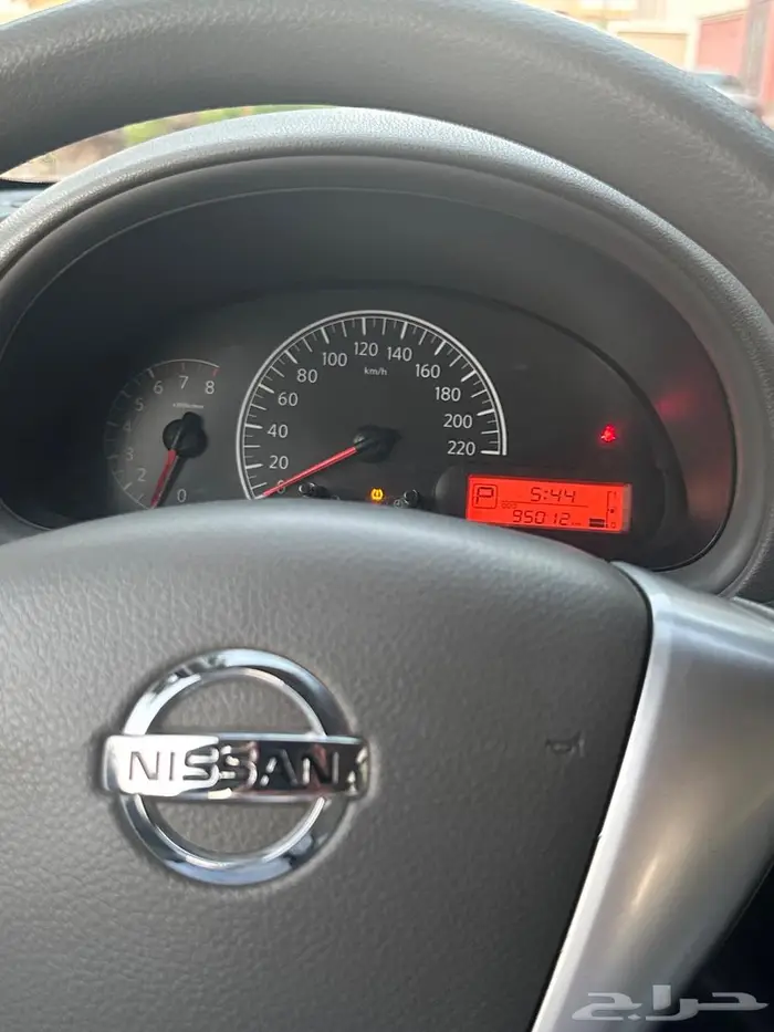 للبيع نيسان صني 2023 نظيفه جدا 4