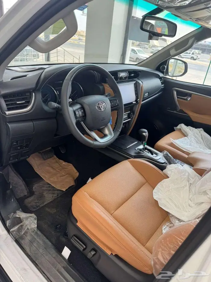 تويوتا فورتشنر م 2025 VX3 بنزين 6 سلندر دبل - سعودي 4