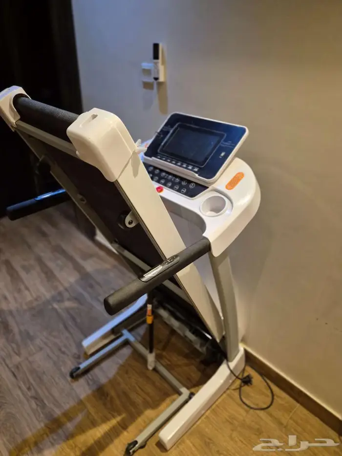 جهاز سير رياضي مع شاشه كبيرة اخو الجديد 7
