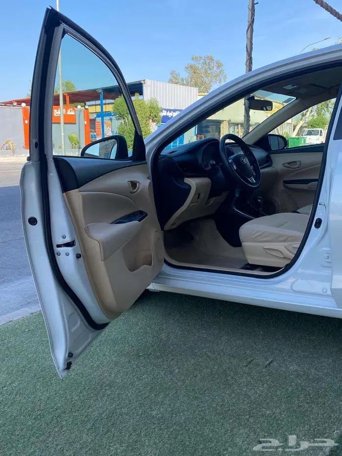 تويوتا يارس 2022 Y وارد عبداللطيف استخدام شخصي للبيع 28