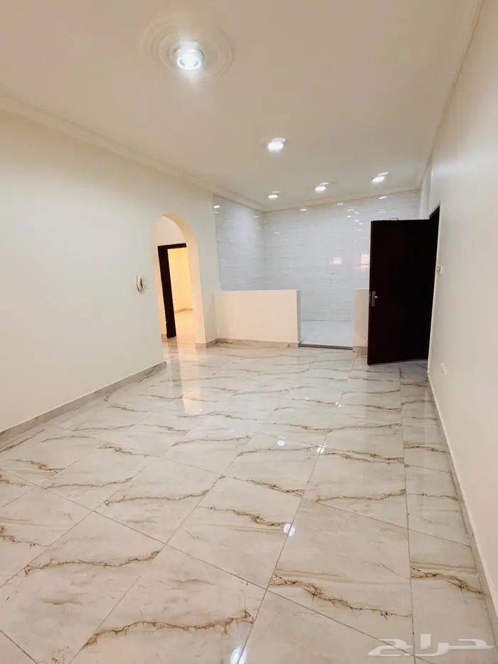 شقه للايجار 3 غرف وصالة بحي الريان 6