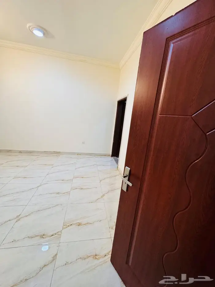 شقه للايجار 3 غرف وصالة بحي الريان 8