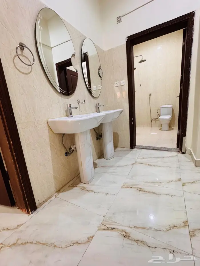 شقه للايجار 3 غرف وصالة بحي الريان 3