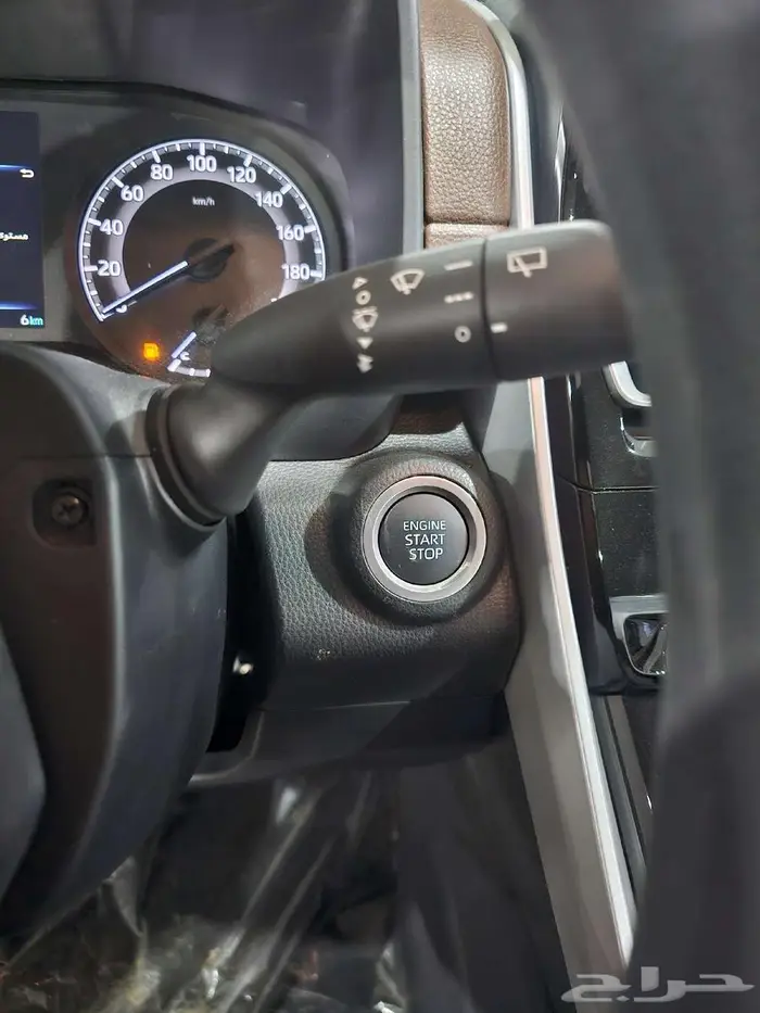 تويوتا انوفا بنزين موديل 2024 11