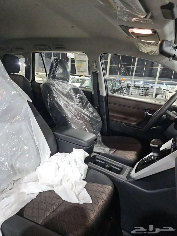 تويوتا انوفا بنزين موديل 2024 14