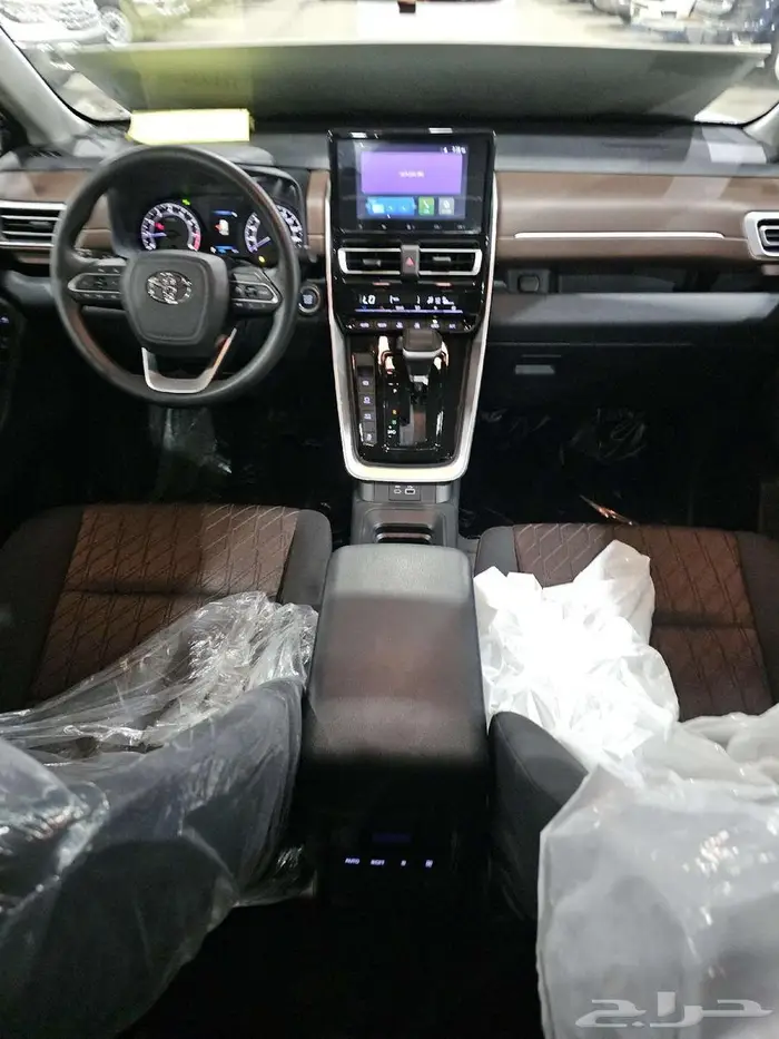 تويوتا انوفا بنزين موديل 2024 16