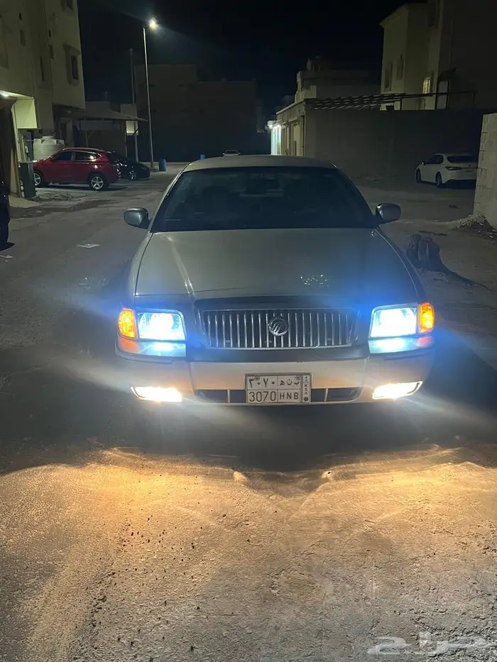 فورد ماركيز في قمة النظافة رش تجميلي شرط كامل 15