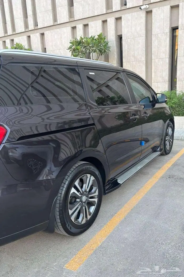 كيا كرنفال 2020 بنزين 9