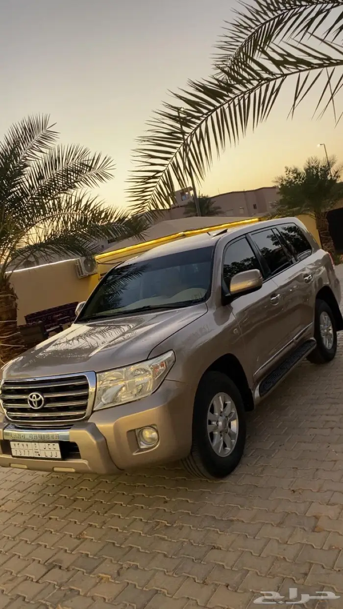 لاندكروزر GXR فل كامل 5