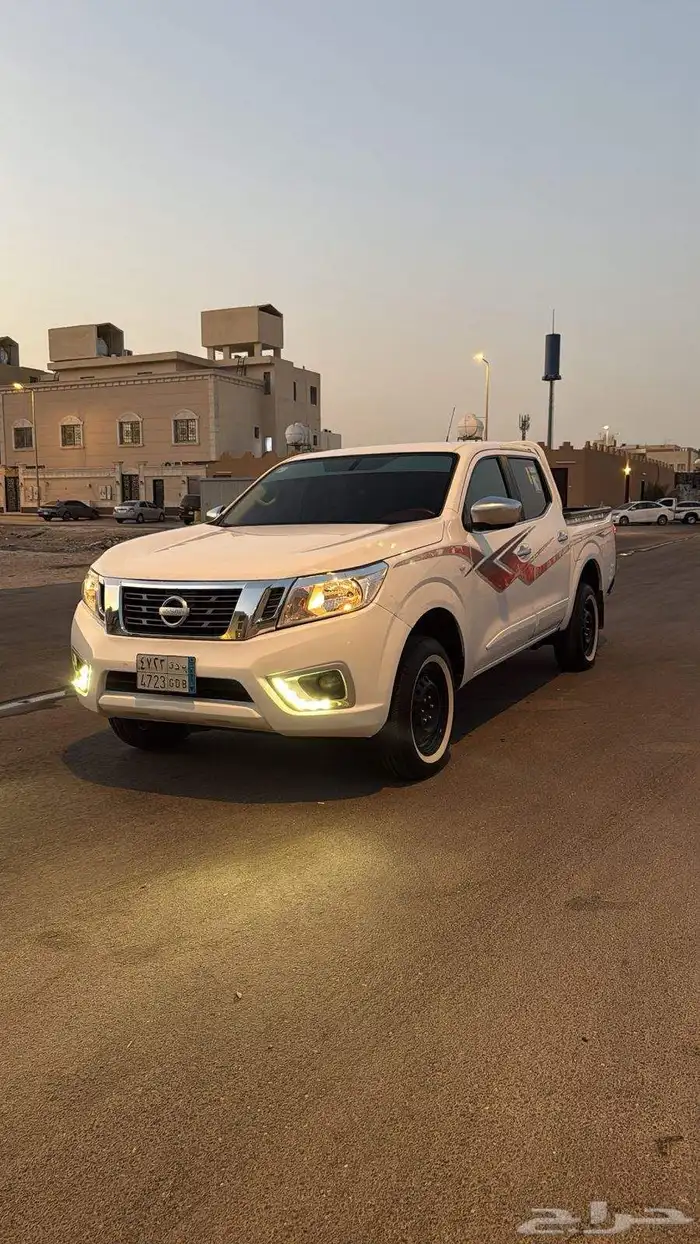 نيسان نيفارا 13