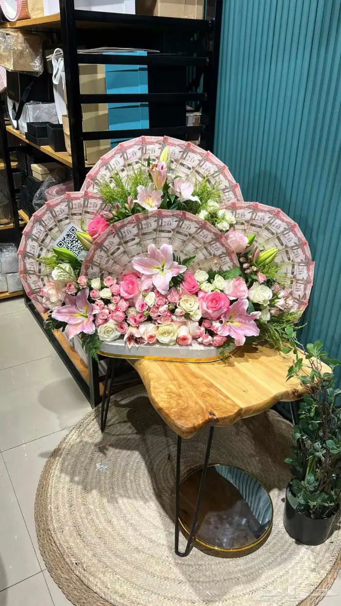 مندوب توصيل وتنسيق هدايا الرياض طويق الموسى العريجاء السويدي 12