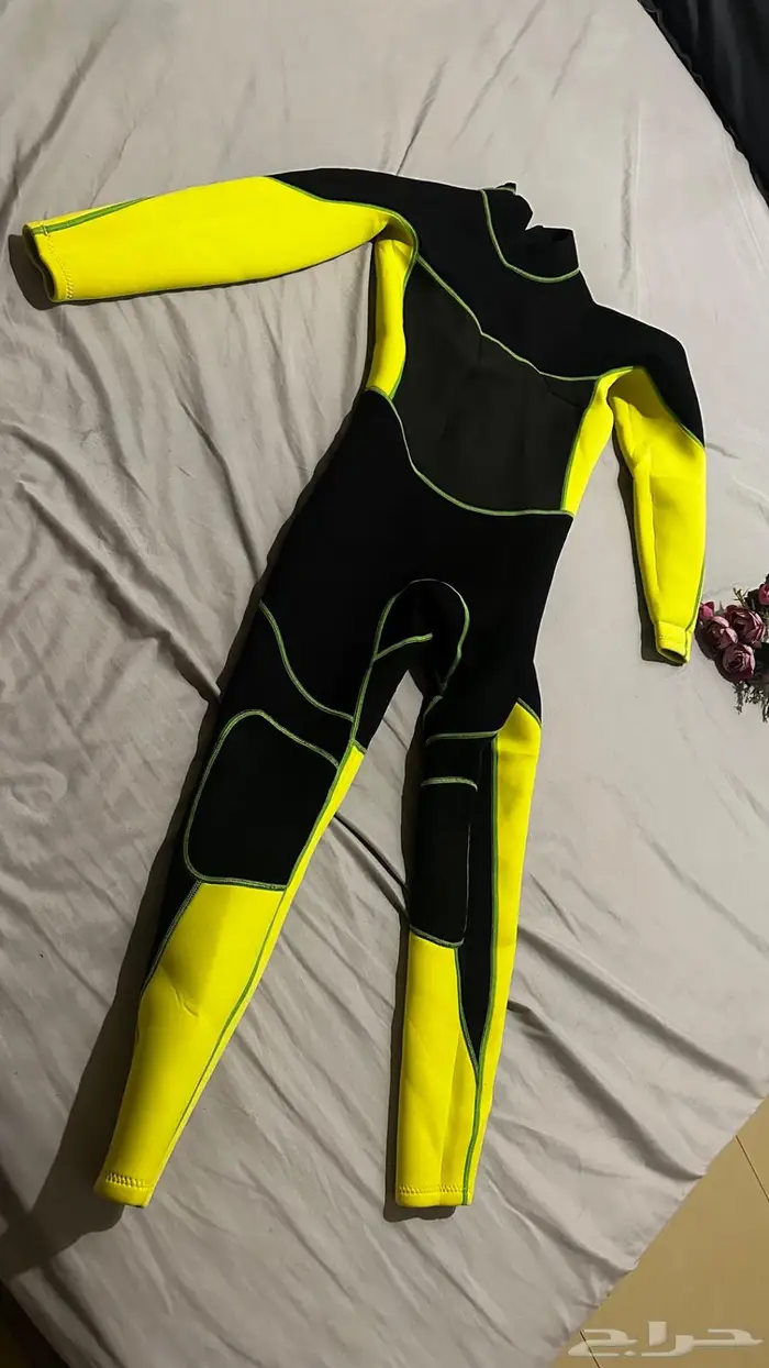 ملابس للسباحة والغطس 2