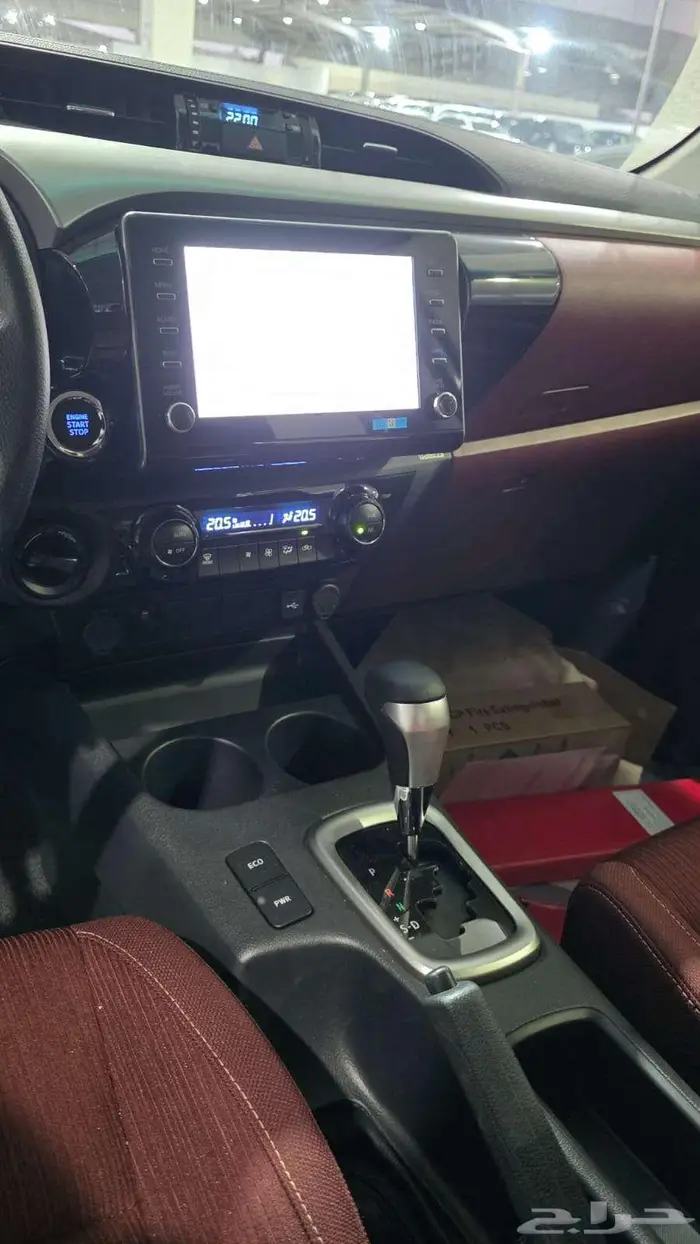 تويوتا هايلكس 2025 بنزين فل كامل بصمة خليجي بالنقد والتقسيط 5