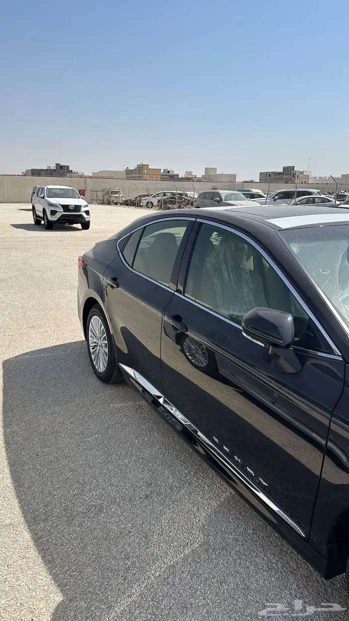 كامري le اسود بنزين اصفار 2025 ب 122 3