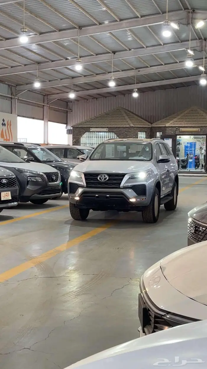 فورتشنر GX2 بنزين وديزل لون فضي 2024 1