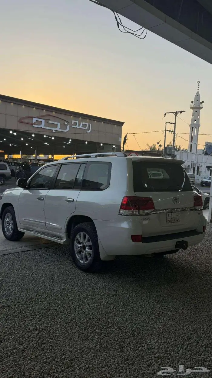 لاند كروزر GXR موديل 2016 1