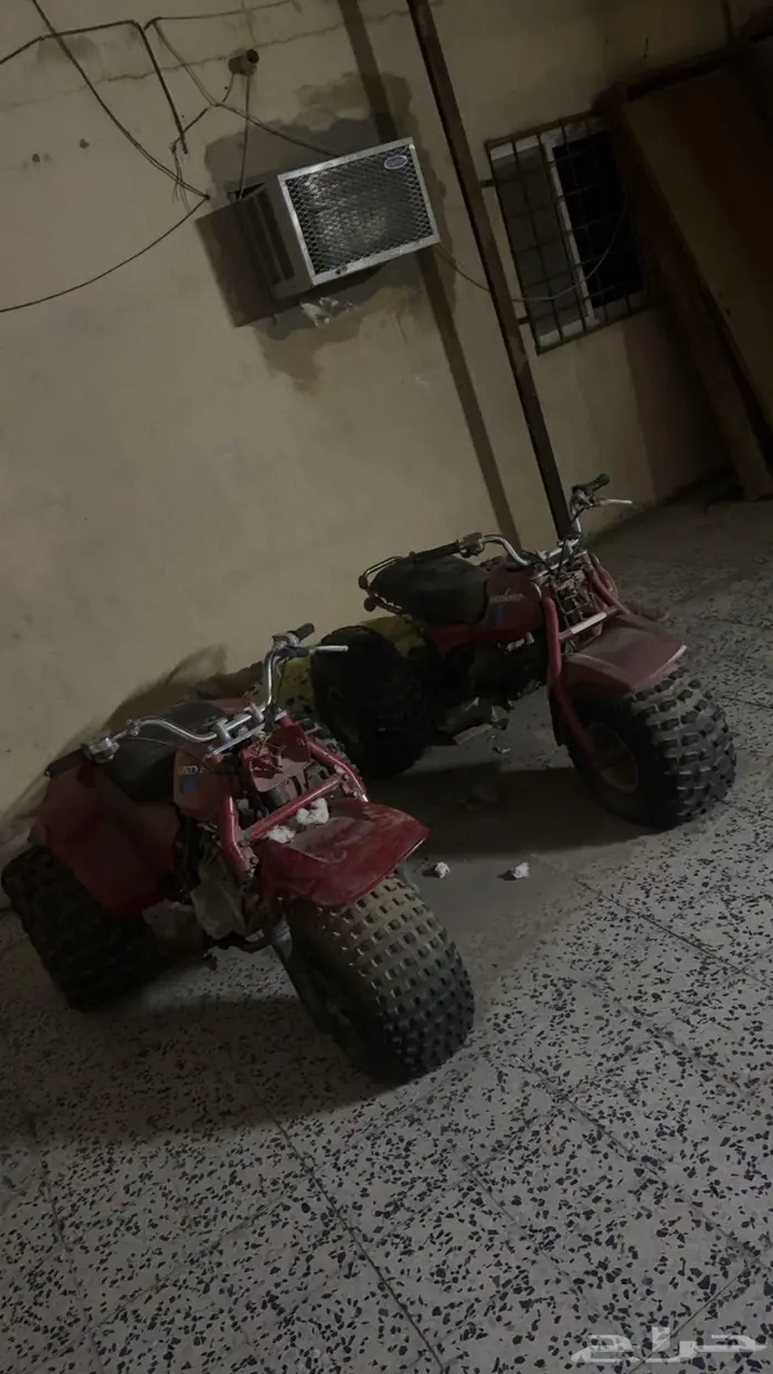 للبيع دبابات هوندا ثلاث كفرات حجم 110 و 200 3