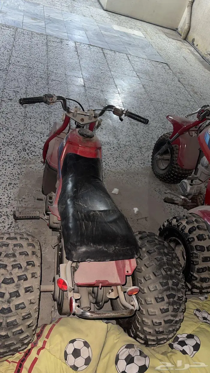 للبيع دبابات هوندا ثلاث كفرات حجم 110 و 200 5