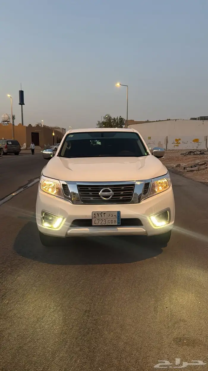 نيسان نيفارا 9