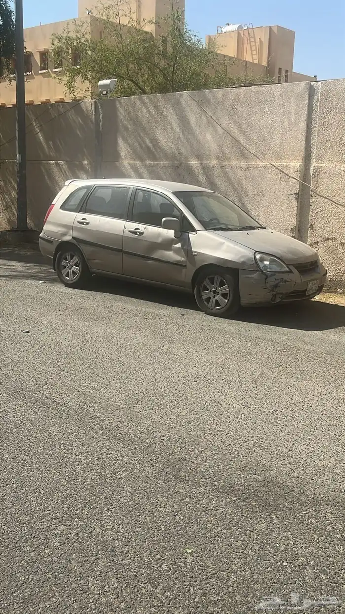 للبيع سوزوكي ليانا تشليح موديل 2002 0