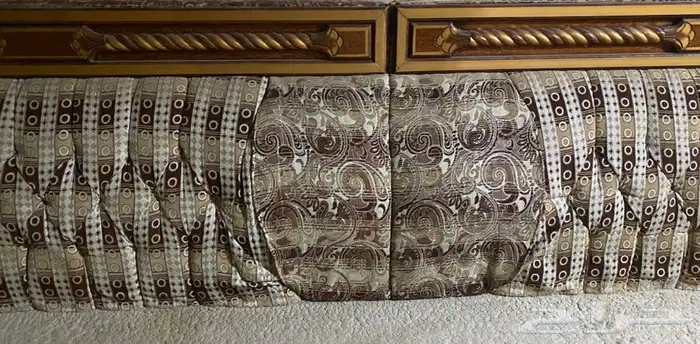 مساند وفرشه نظيفه وشبه جديده 2