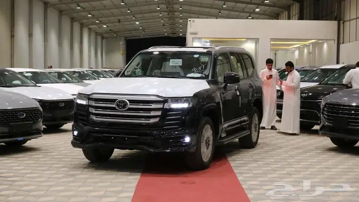 تويوتا لاندكروزر ( GXR-S ) 2025 كاش واقساط 3