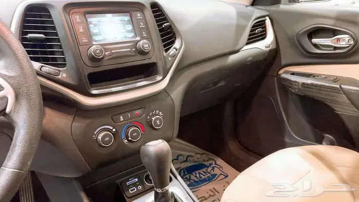 جيب شيروكي سبورت 2016 8