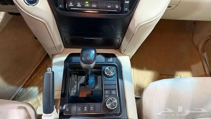 تويوتا GXR 2021 لاندكروزر تزرنج فل كامل عداد 34 الف 9