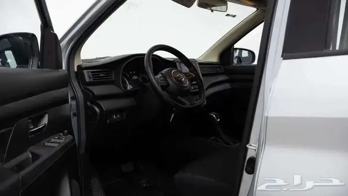 سوزوكي ارتيجا2025 5