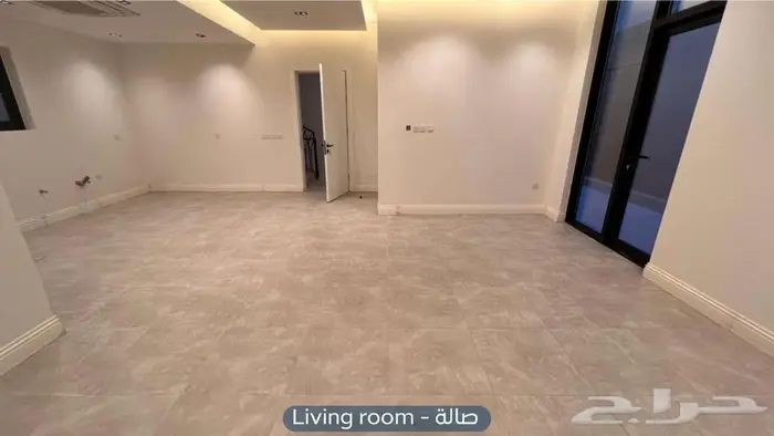 فيلا للإيجار   حي الملقا 6