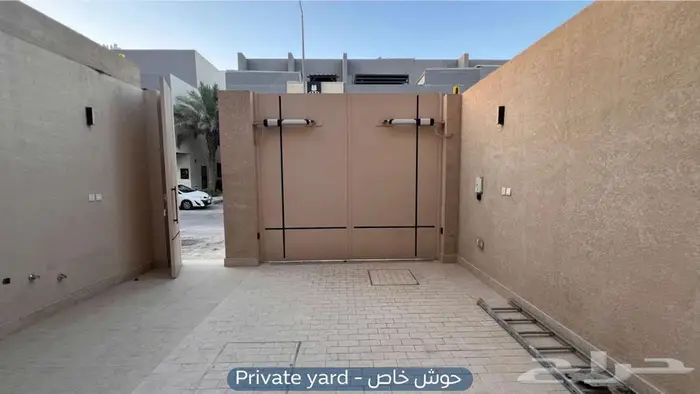 فيلا للإيجار   حي الملقا 2