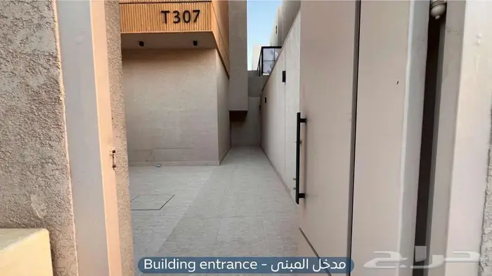 فيلا للإيجار   حي الملقا 1