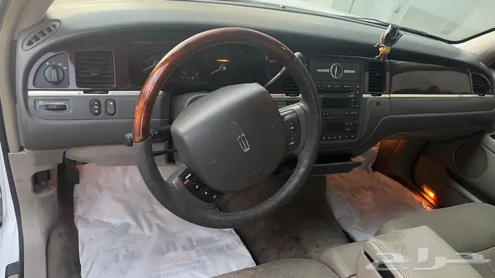 لينكون تاون كار 2007 8